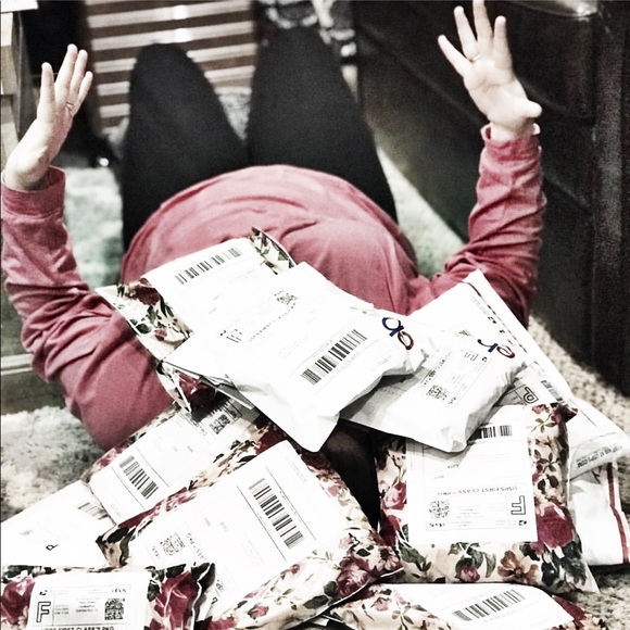 GET TO KNOW ME! 🖤 - Picture 8 of 8